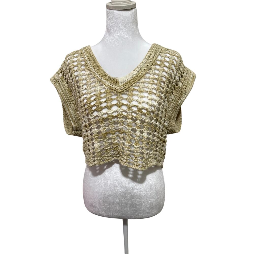 Sadie and Sage open knit crochet vneck crop top in women’s medium